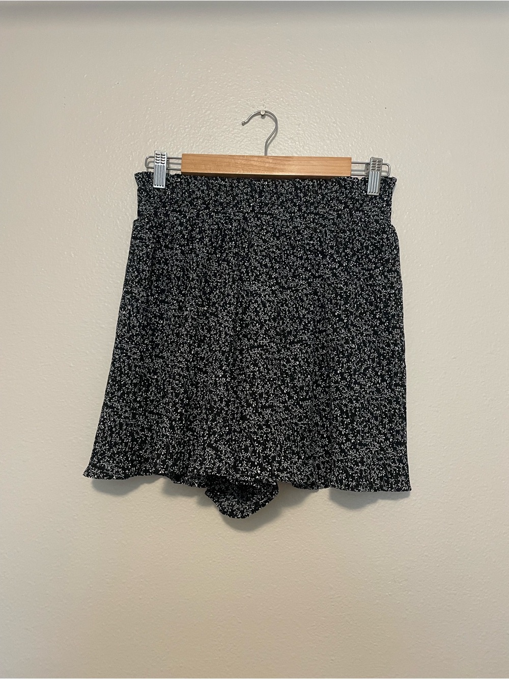 Promesa Black and White Speckled Flowy Short
